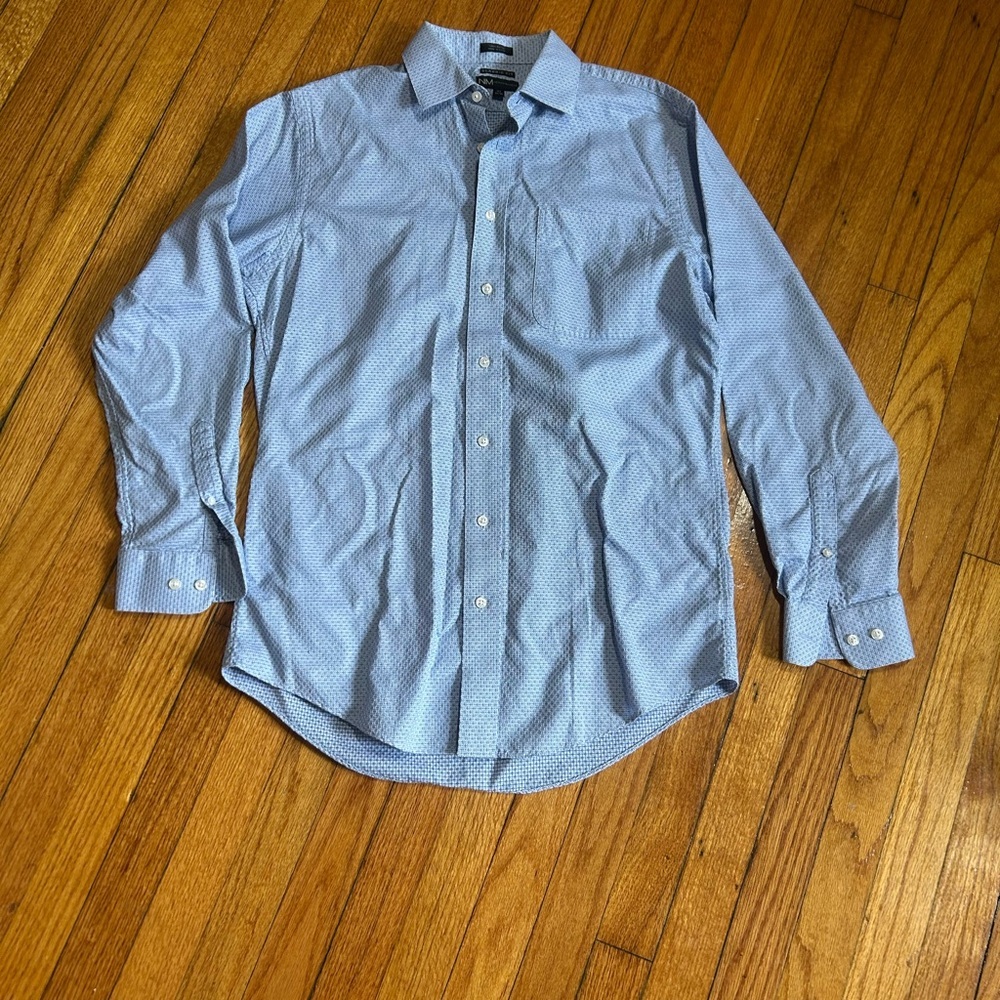 Neiman Marcus Men's Textured Classic-Fit Blue Long Sleeve Dress Shirt M